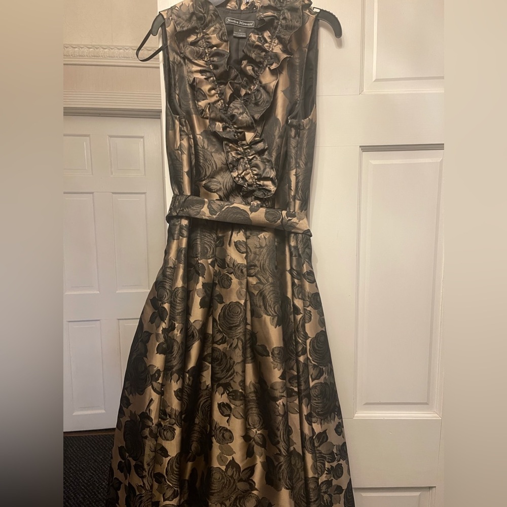Dress - Picture 1 of 4